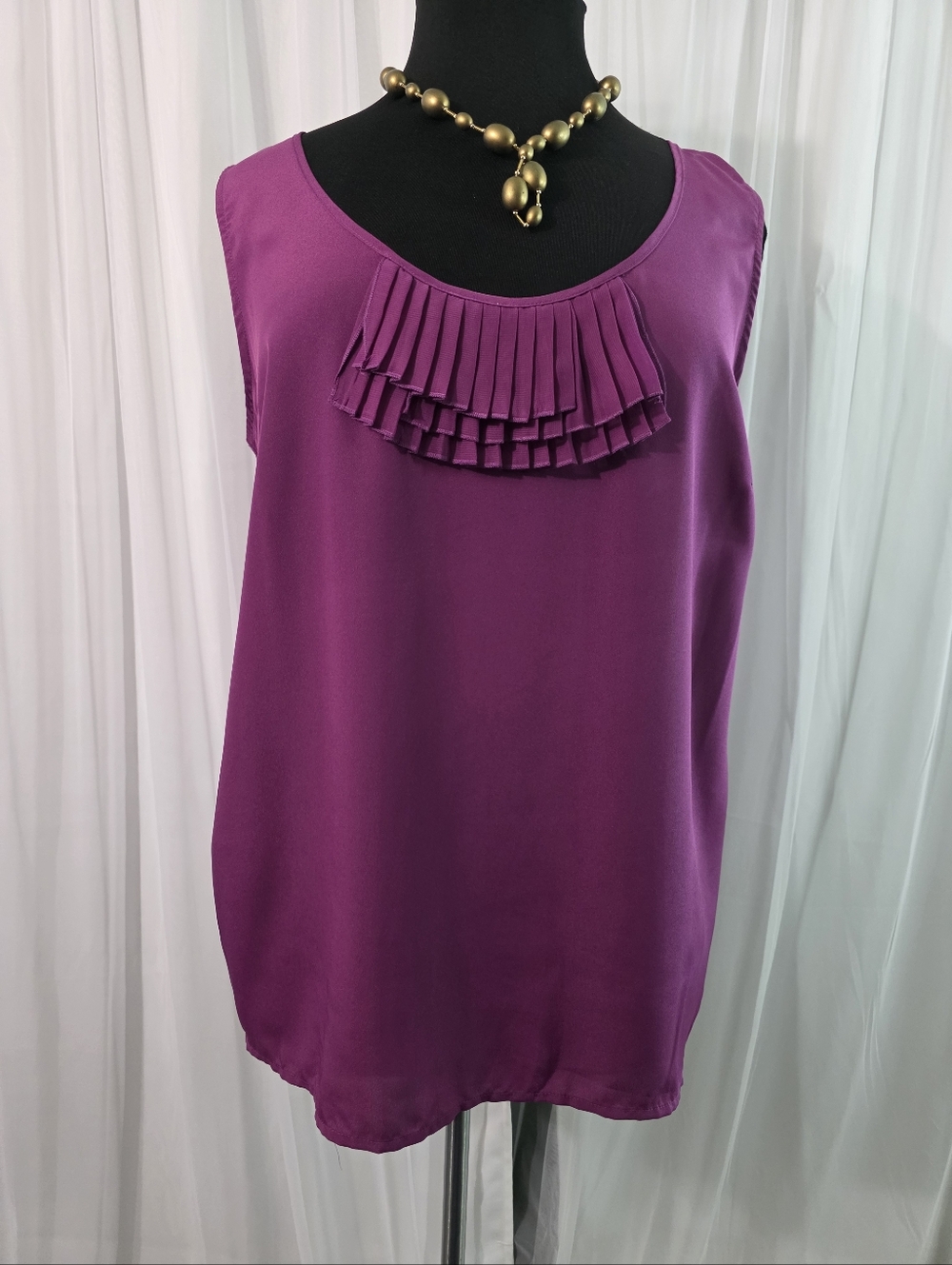 AVENUE, Sleeveless Blouse, Size: 18/20, Color: Maroon